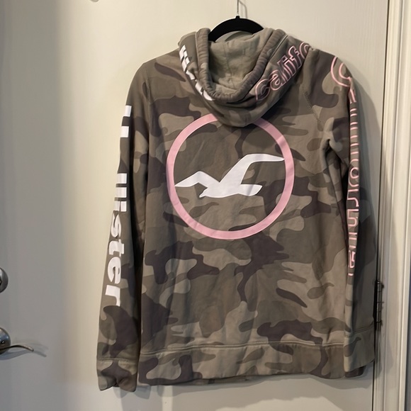 Hollister hoodie - Picture 2 of 3